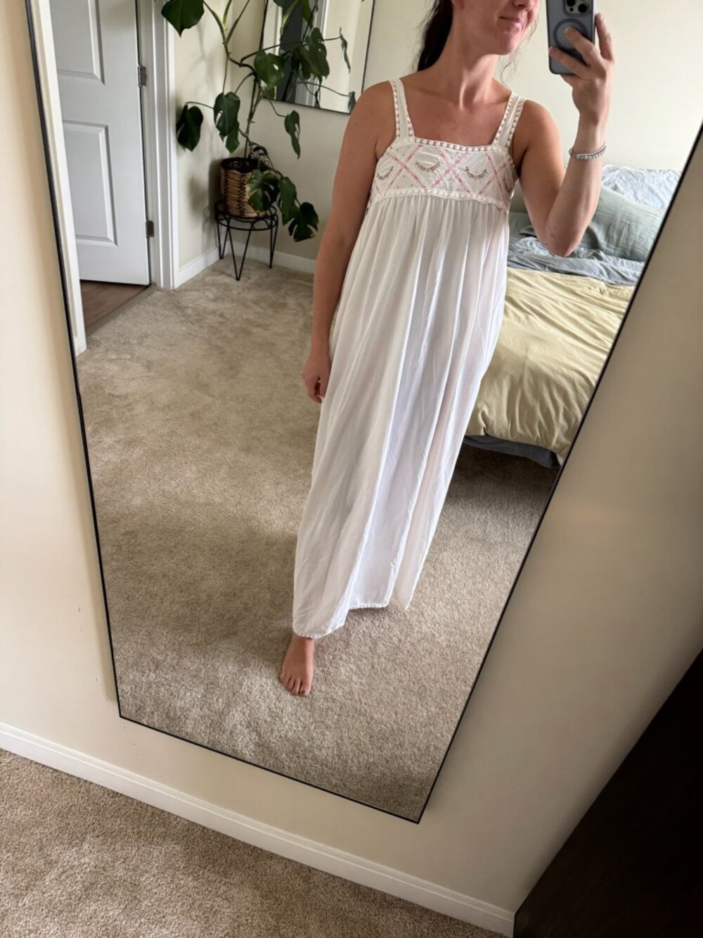 Vintage Italian Embroidered Coquette Long Nightgown Size Small